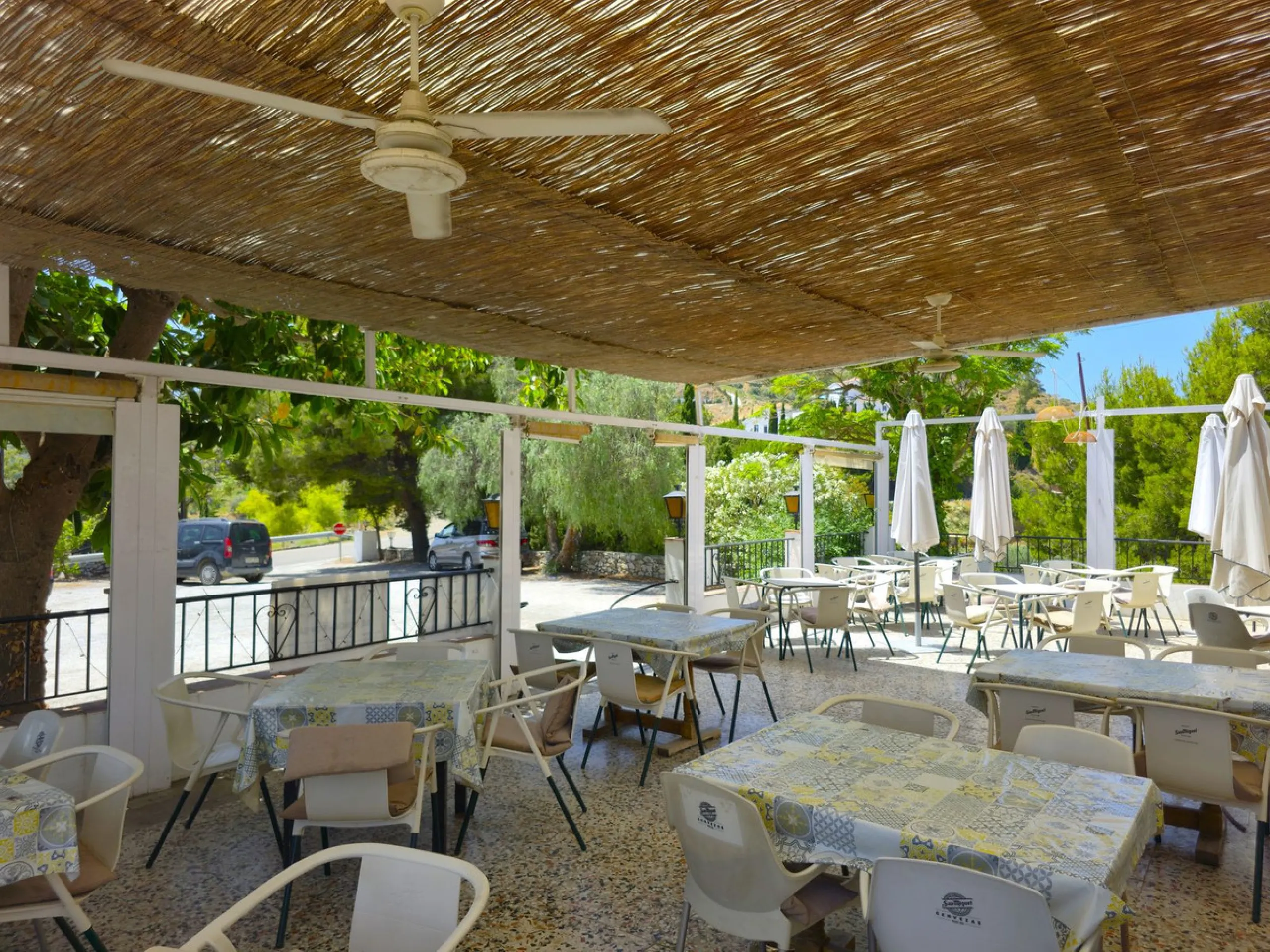 Superb Business Opportunity –  Bar & Restaurant with Owner's Accommodation and Guest Apartment Between Cómpeta & Torrox