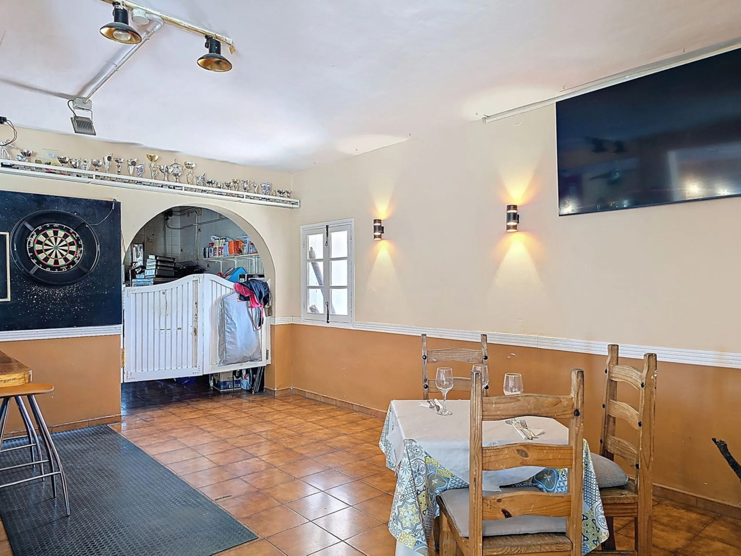 Superb Business Opportunity –  Bar & Restaurant with Owner's Accommodation and Guest Apartment Between Cómpeta & Torrox