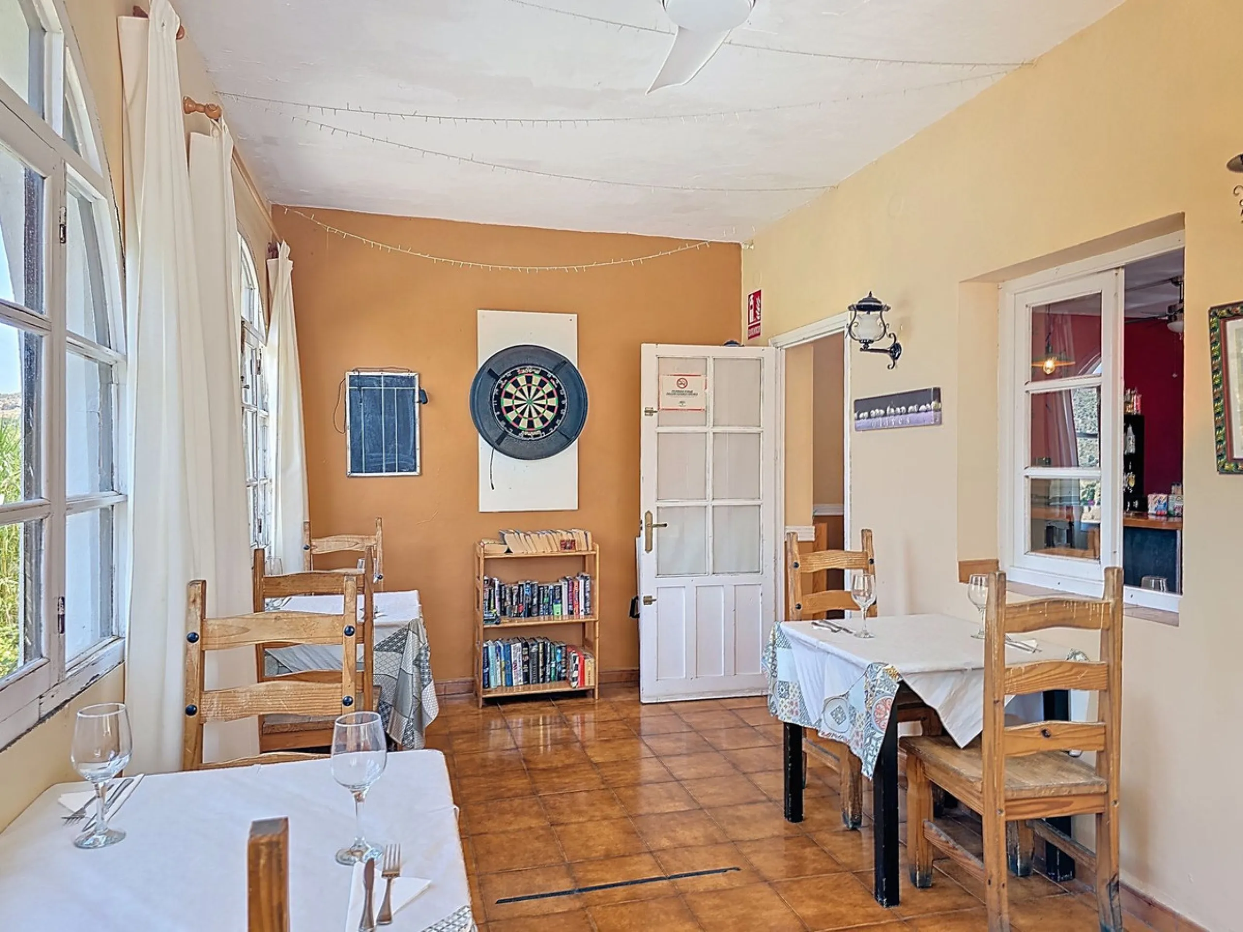 Superb Business Opportunity –  Bar & Restaurant with Owner's Accommodation and Guest Apartment Between Cómpeta & Torrox