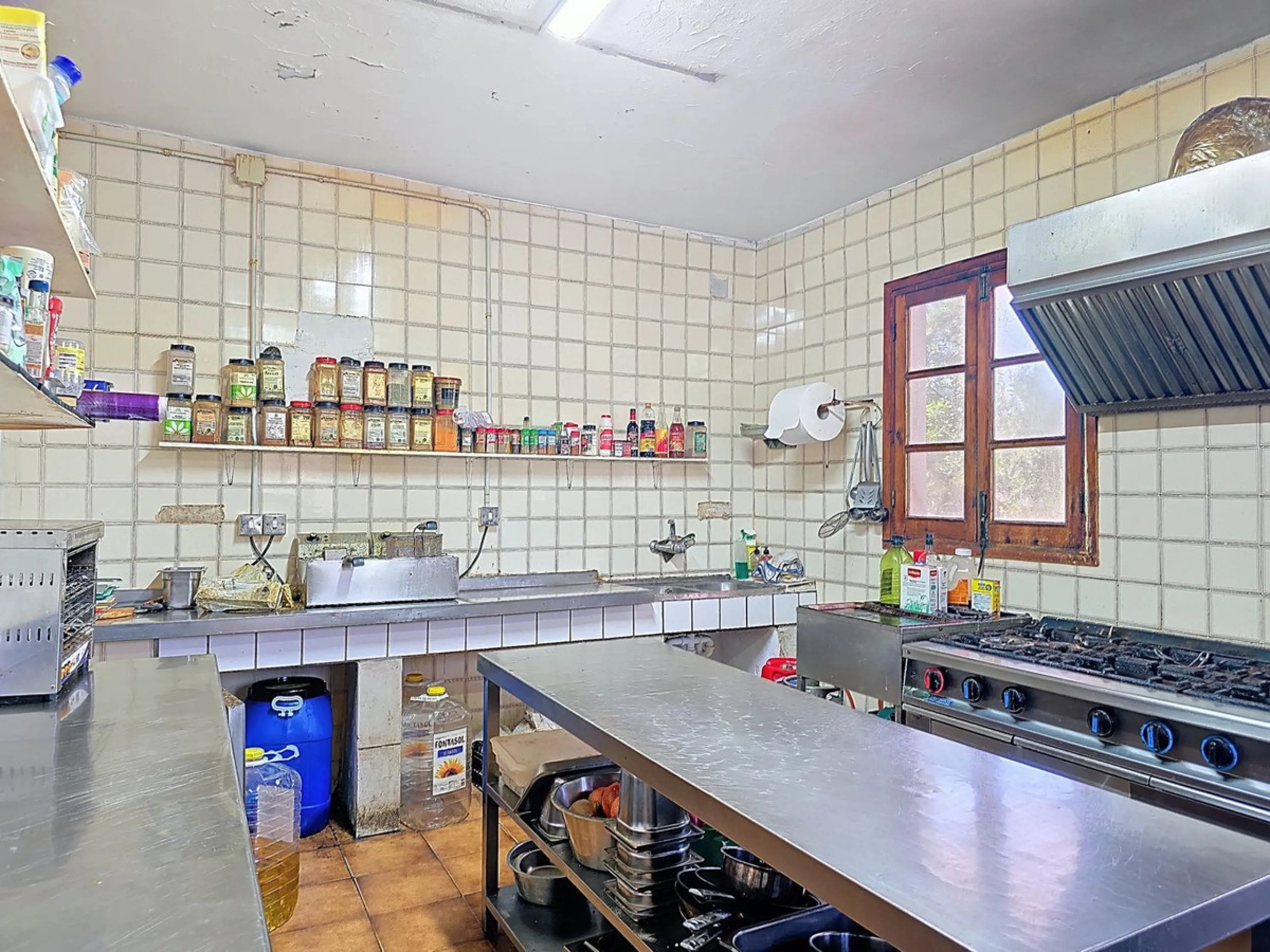 Superb Business Opportunity –  Bar & Restaurant with Owner's Accommodation and Guest Apartment Between Cómpeta & Torrox