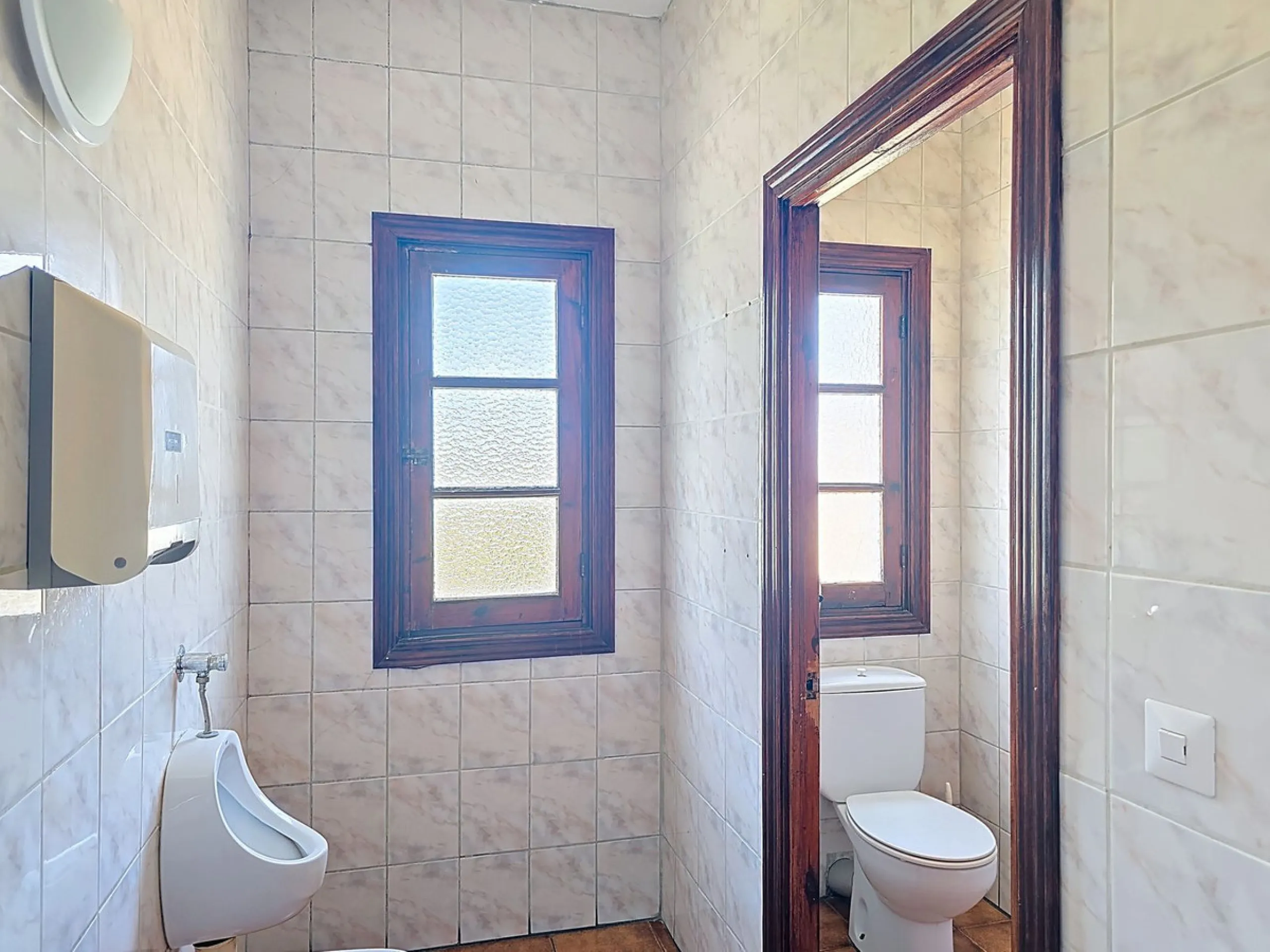 Superb Business Opportunity –  Bar & Restaurant with Owner's Accommodation and Guest Apartment Between Cómpeta & Torrox