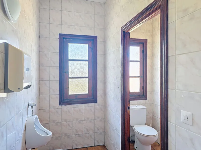 Superb Business Opportunity –  Bar & Restaurant with Owner's Accommodation and Guest Apartment Between Cómpeta & Torrox