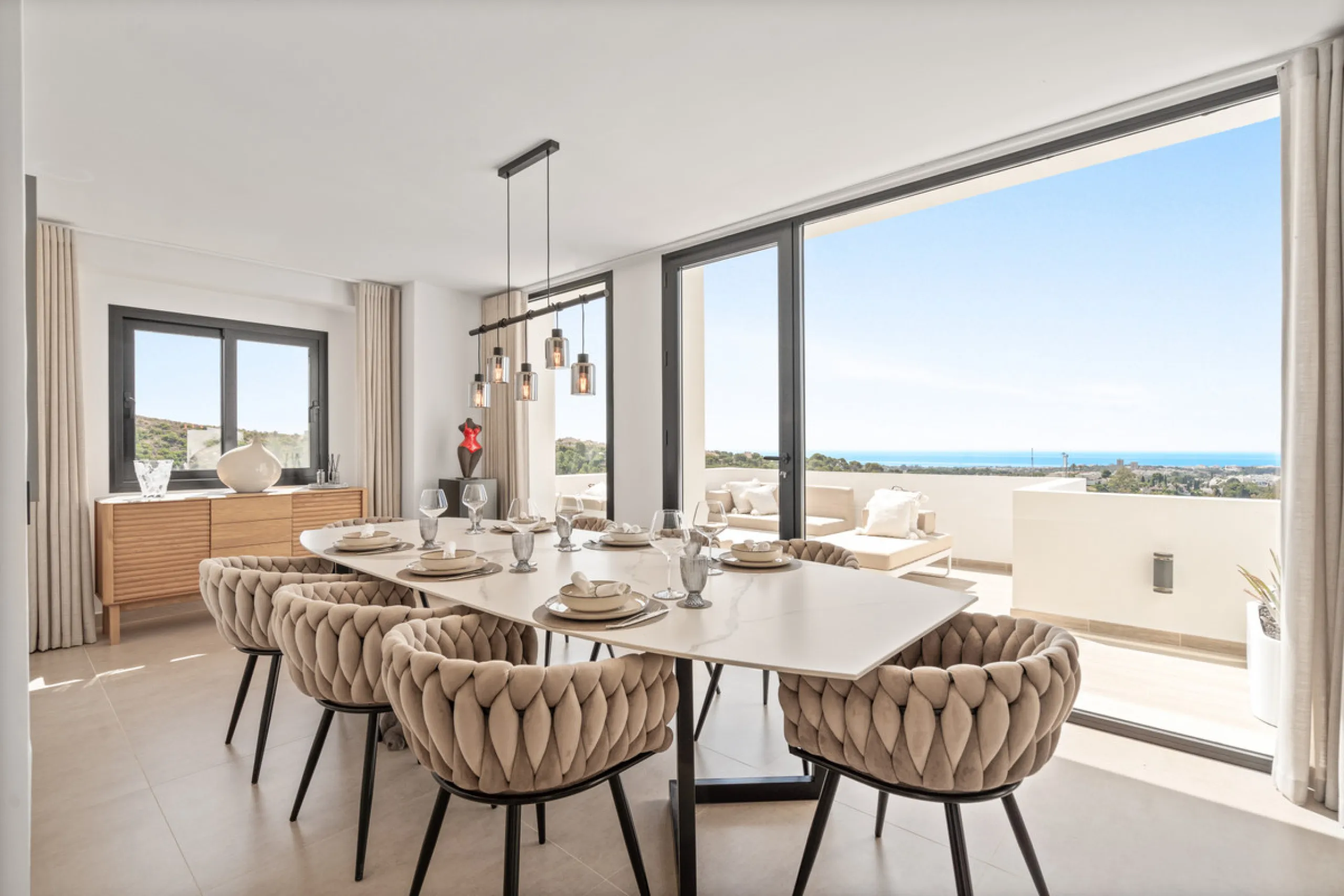 Located in one of Marbella's most sought-after residential areas, this five-bedroom, five-bathroom villa offers panoramic, frontal views of the Mediterranean Sea, La Concha mountain, and Puerto Banús. Positioned on a 1,950 m² plot, the property includes 4