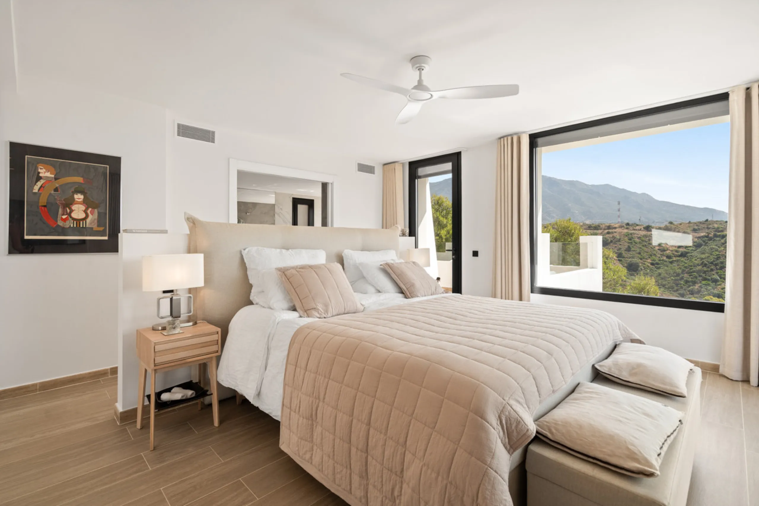 Located in one of Marbella's most sought-after residential areas, this five-bedroom, five-bathroom villa offers panoramic, frontal views of the Mediterranean Sea, La Concha mountain, and Puerto Banús. Positioned on a 1,950 m² plot, the property includes 4