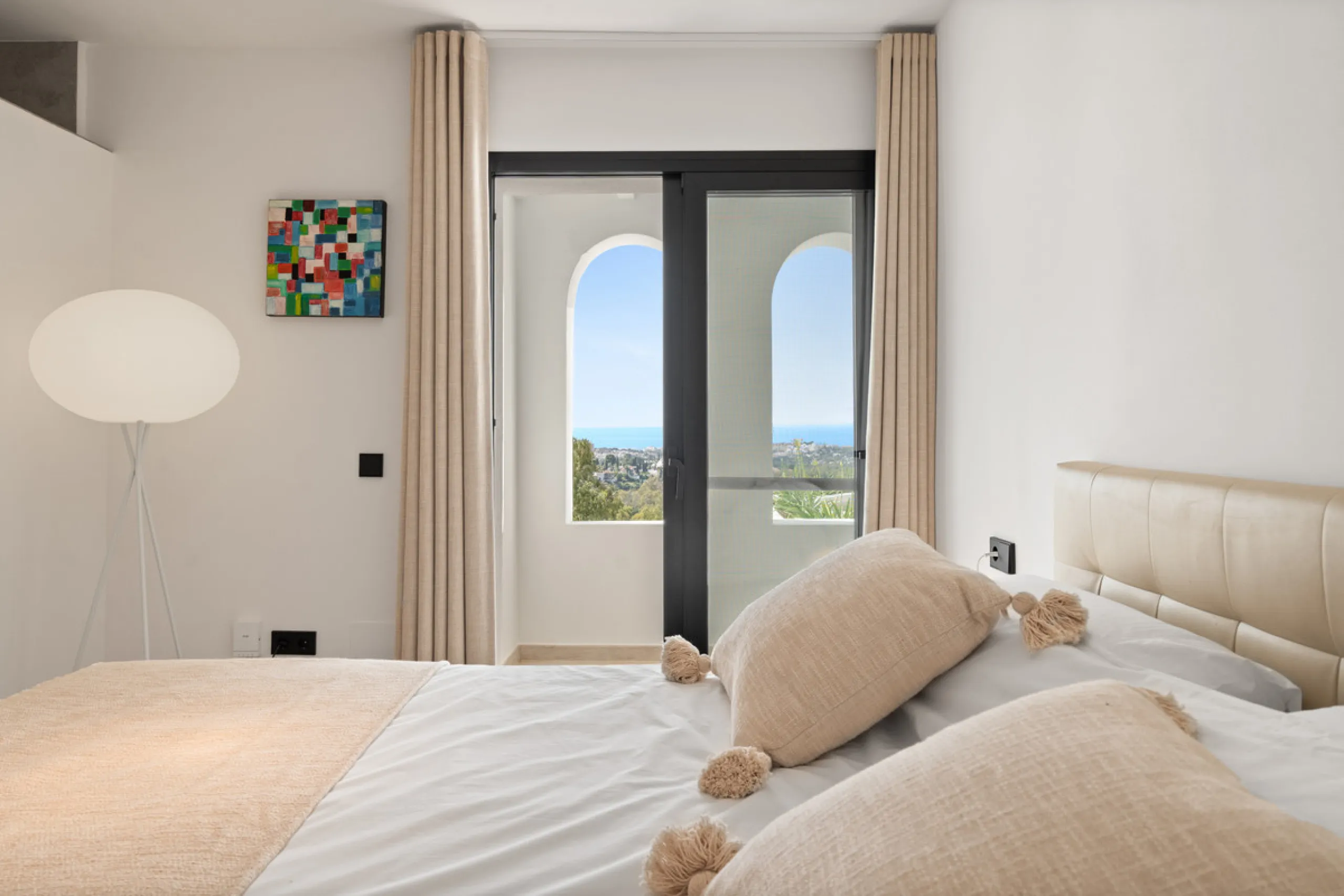 Located in one of Marbella's most sought-after residential areas, this five-bedroom, five-bathroom villa offers panoramic, frontal views of the Mediterranean Sea, La Concha mountain, and Puerto Banús. Positioned on a 1,950 m² plot, the property includes 4