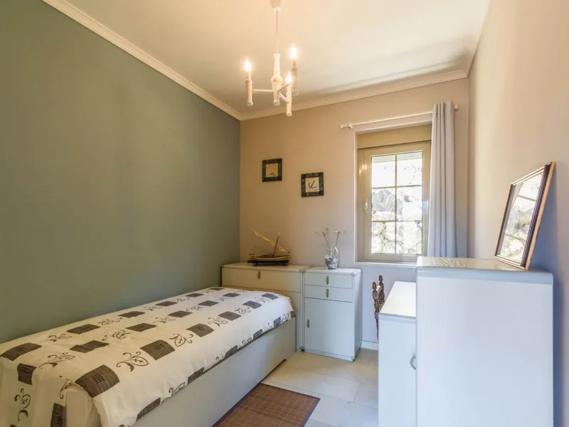 Exclusive Villa for Sale in Arenas, Vélez-Málaga. Escape the hustle and bustle and discover this exceptional villa, located in the quiet countryside (campo) of the white village of Arenas in the beautiful and still authentic region of eastern Malaga. This