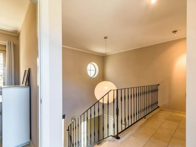 Exclusive Villa for Sale in Arenas, Vélez-Málaga. Escape the hustle and bustle and discover this exceptional villa, located in the quiet countryside (campo) of the white village of Arenas in the beautiful and still authentic region of eastern Malaga. This