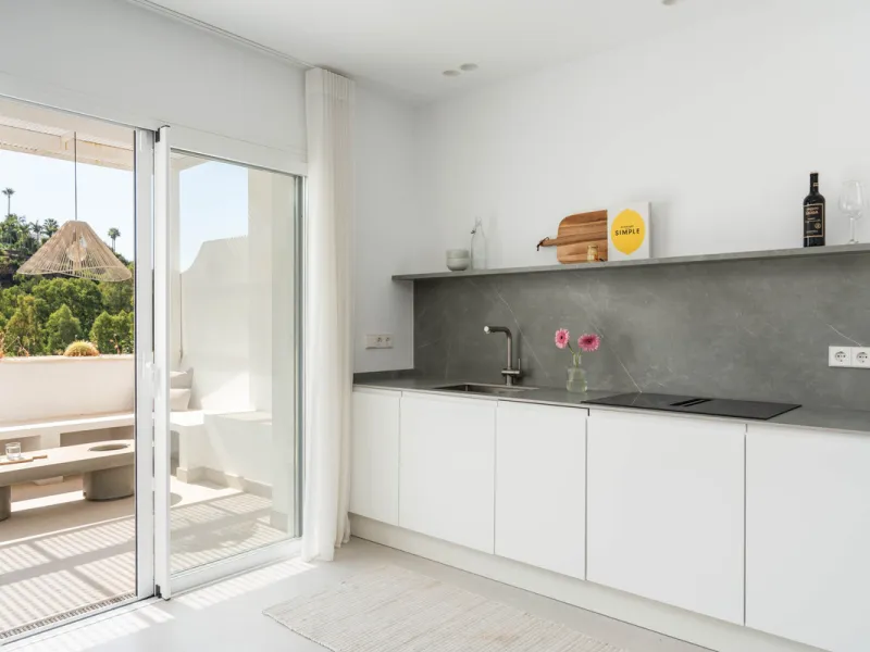 Apartment - Middle Floor Apartment в продаже в Benahavís, Málaga. В доме 2 спален и 3 ванных комнат. Площадь дома 111 м²