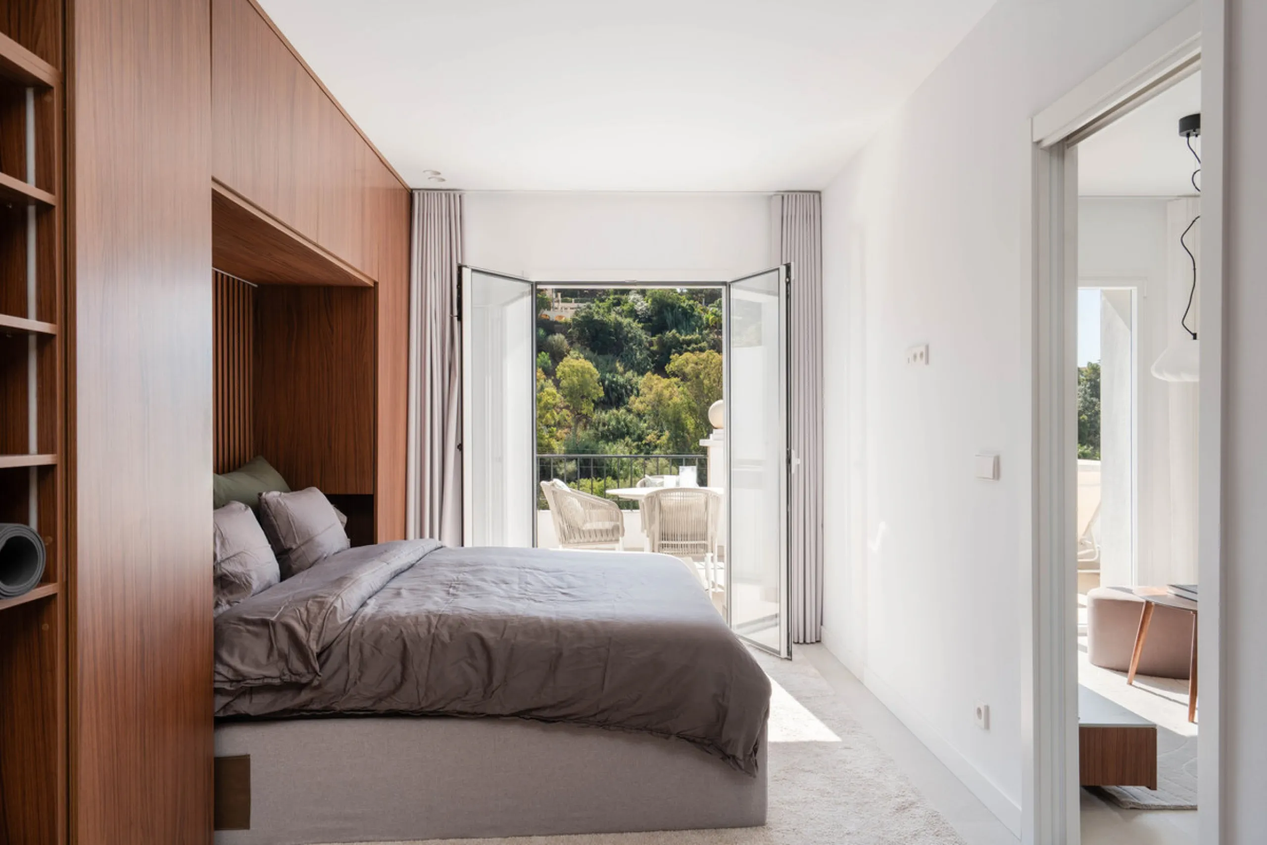 Apartment - Middle Floor Apartment в продаже в Benahavís, Málaga. В доме 2 спален и 3 ванных комнат. Площадь дома 111 м²