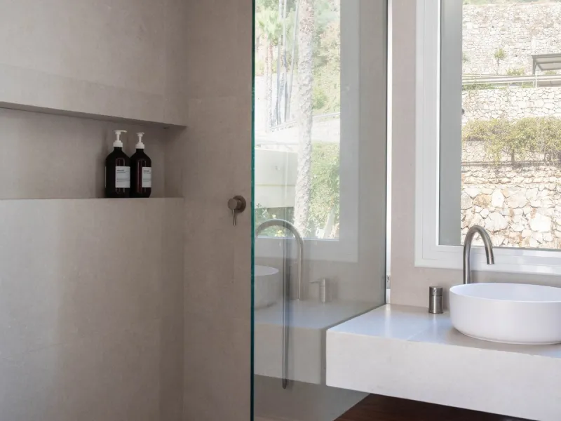 Apartment - Middle Floor Apartment в продаже в Benahavís, Málaga. В доме 2 спален и 3 ванных комнат. Площадь дома 111 м²