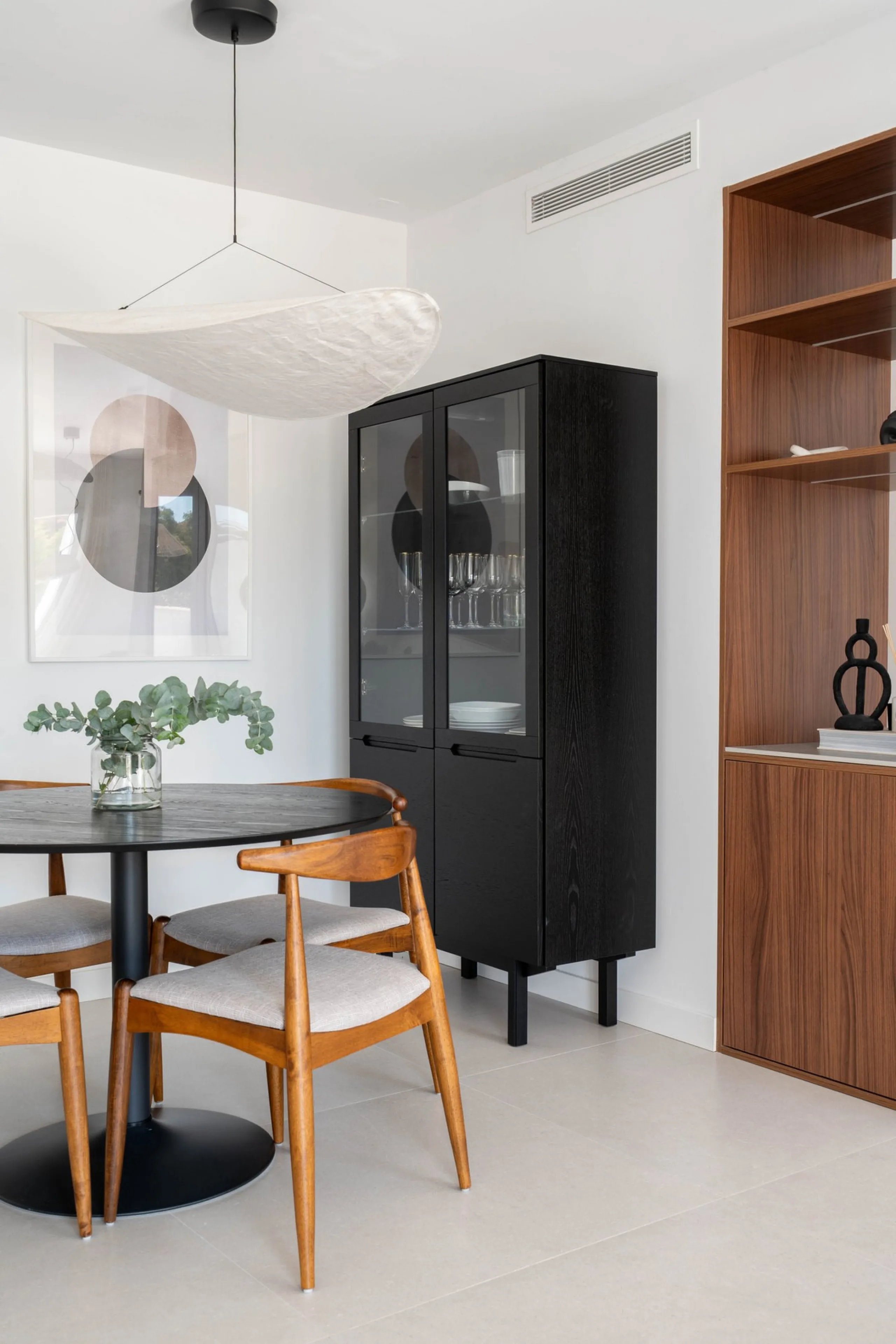 Apartment - Middle Floor Apartment в продаже в Benahavís, Málaga. В доме 2 спален и 3 ванных комнат. Площадь дома 111 м²
