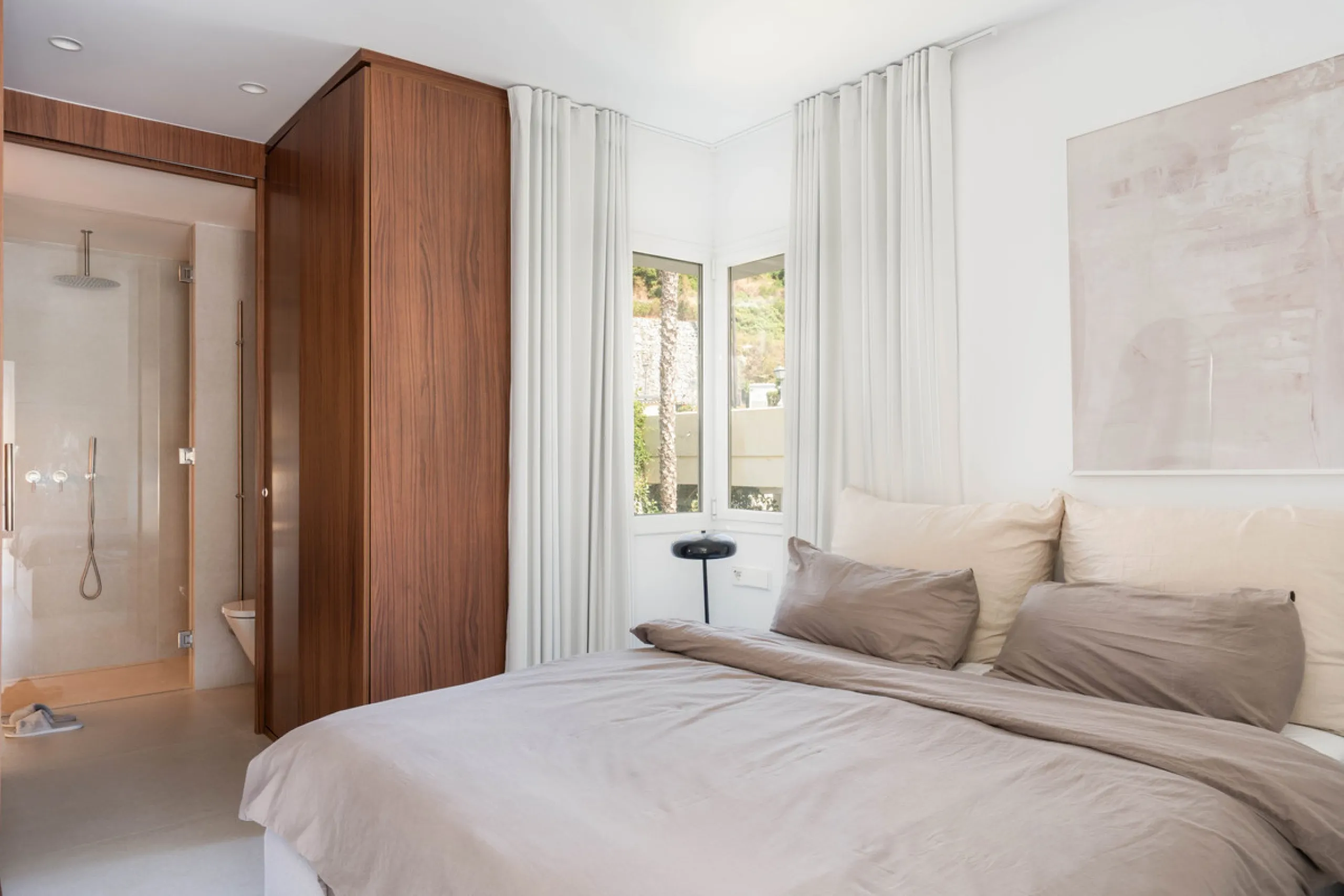 Apartment - Middle Floor Apartment в продаже в Benahavís, Málaga. В доме 2 спален и 3 ванных комнат. Площадь дома 111 м²