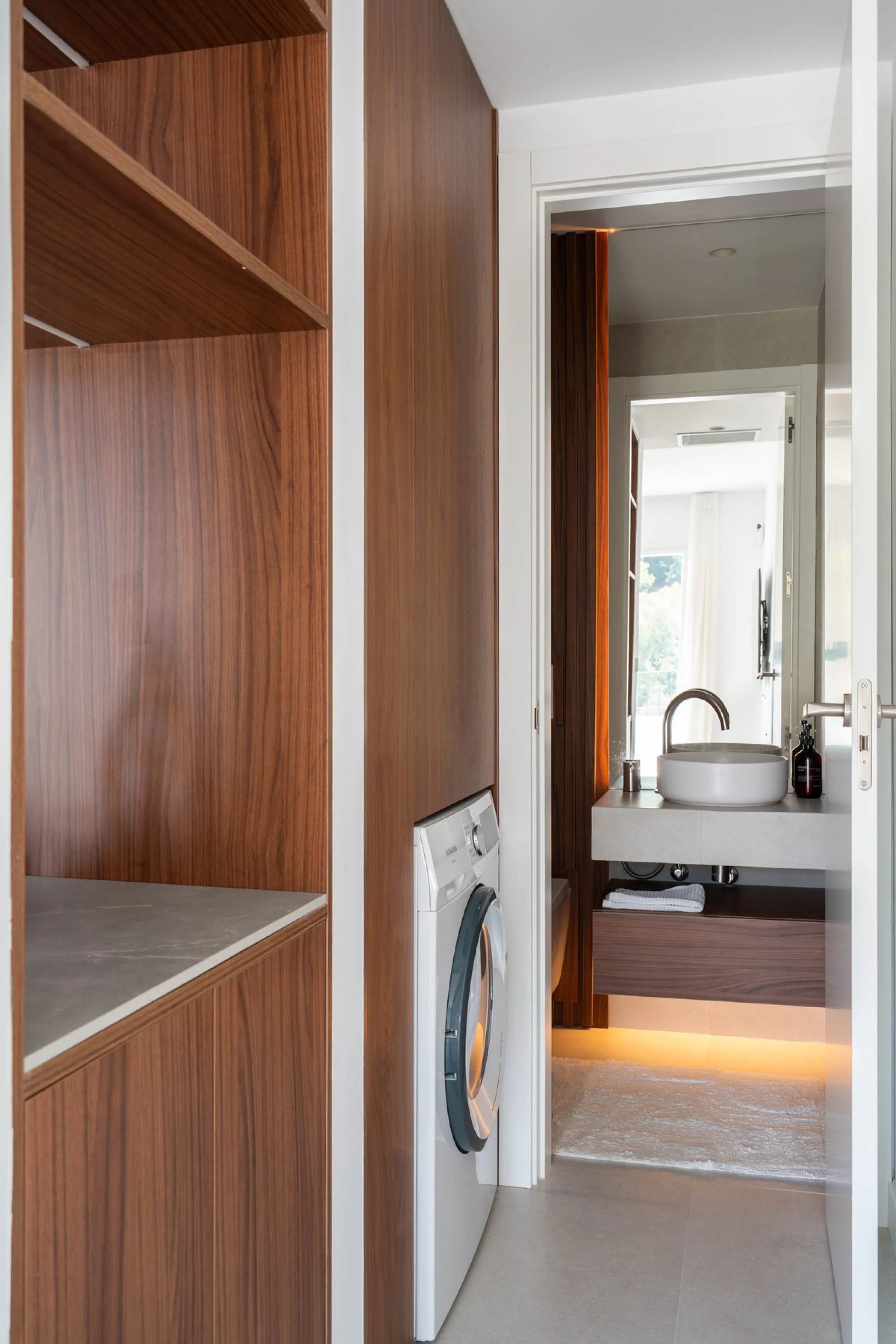 Apartment - Middle Floor Apartment в продаже в Benahavís, Málaga. В доме 2 спален и 3 ванных комнат. Площадь дома 111 м²
