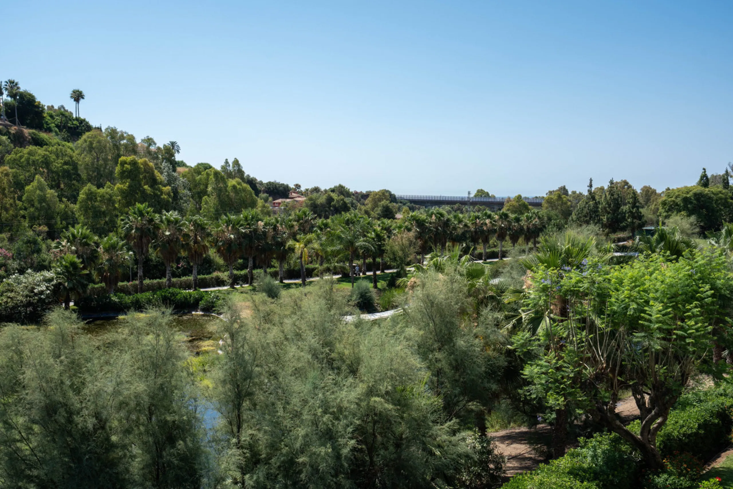 Apartment - Middle Floor Apartment в продаже в Benahavís, Málaga. В доме 2 спален и 3 ванных комнат. Площадь дома 111 м²