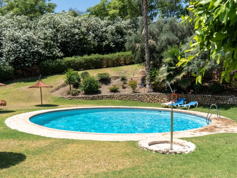 Apartment - Middle Floor Apartment в продаже в Benahavís, Málaga. В доме 2 спален и 3 ванных комнат. Площадь дома 111 м²