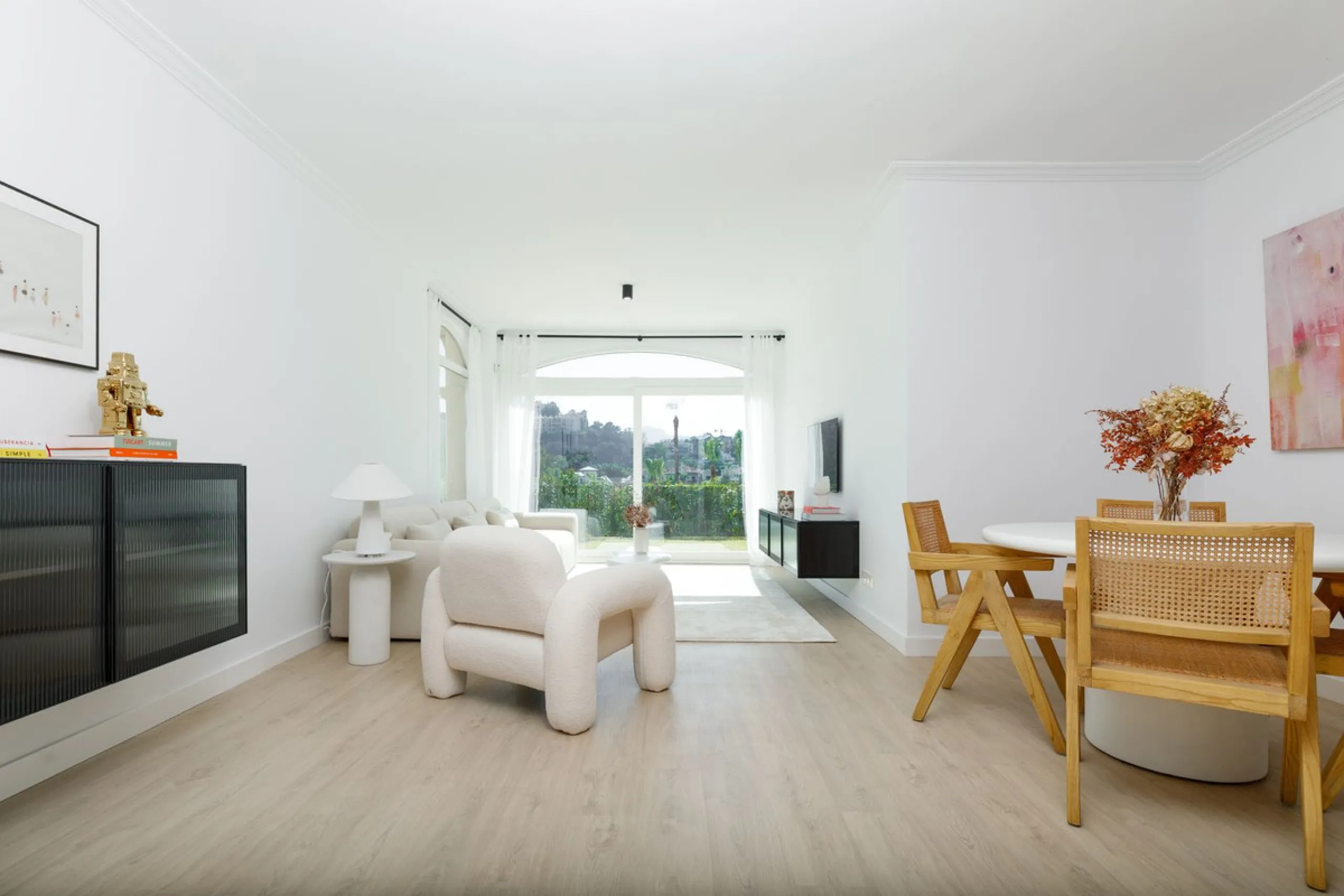 Beautifully Renovated Ground Floor Apartment in La Quinta, Benahavís – 3 Bedrooms, Private Garden, Panoramic Views & Touristic License