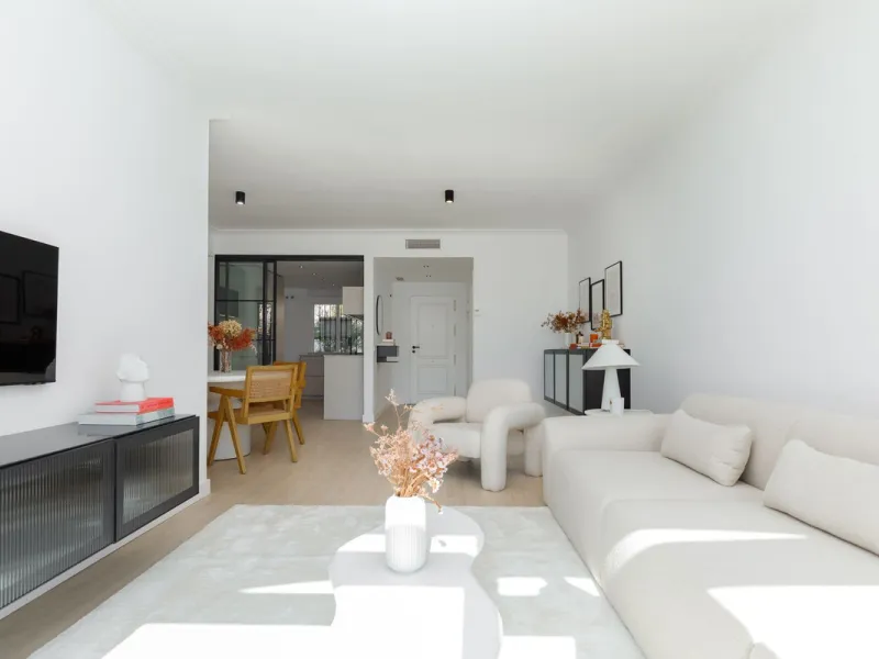 Beautifully Renovated Ground Floor Apartment in La Quinta, Benahavís – 3 Bedrooms, Private Garden, Panoramic Views & Touristic License