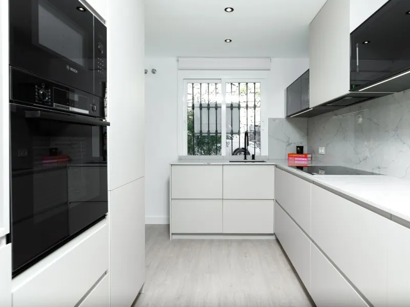 Beautifully Renovated Ground Floor Apartment in La Quinta, Benahavís – 3 Bedrooms, Private Garden, Panoramic Views & Touristic License