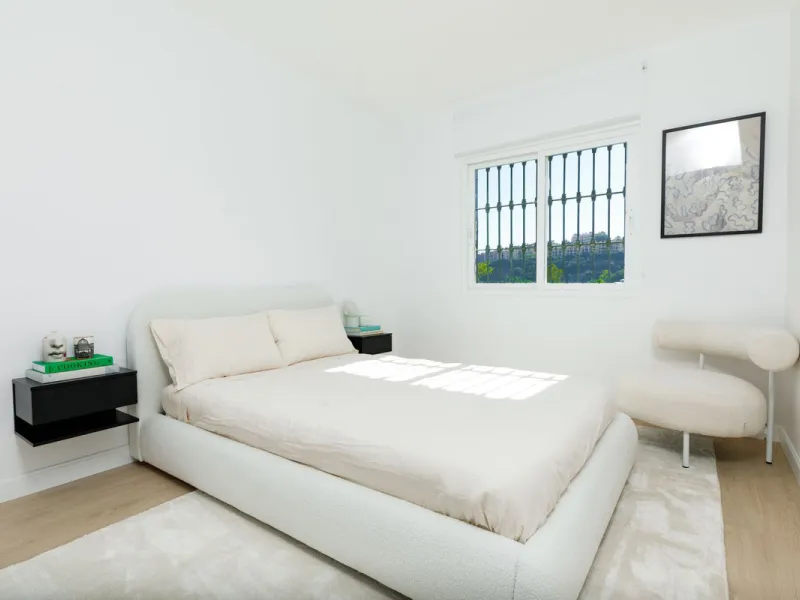 Beautifully Renovated Ground Floor Apartment in La Quinta, Benahavís – 3 Bedrooms, Private Garden, Panoramic Views & Touristic License