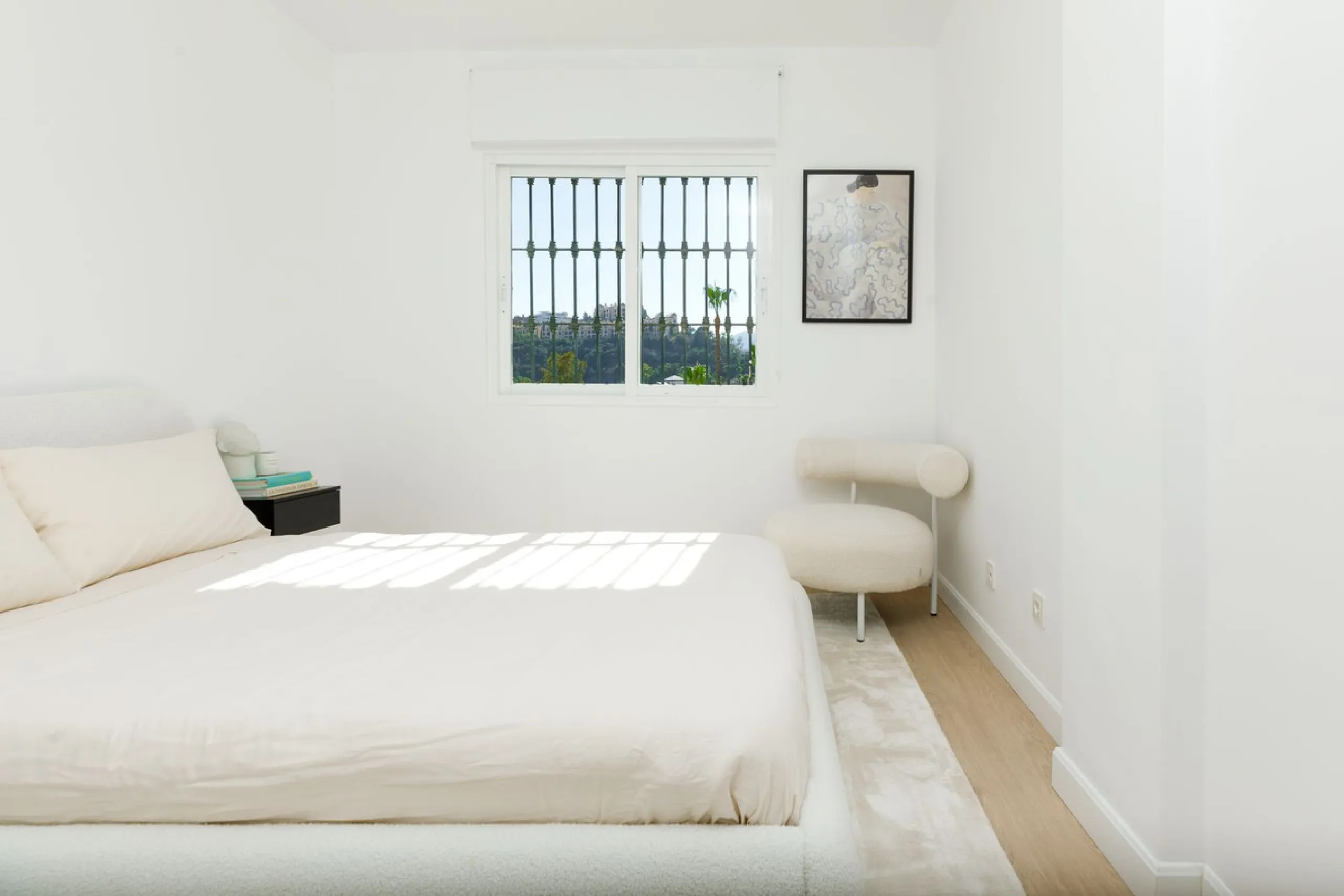 Beautifully Renovated Ground Floor Apartment in La Quinta, Benahavís – 3 Bedrooms, Private Garden, Panoramic Views & Touristic License