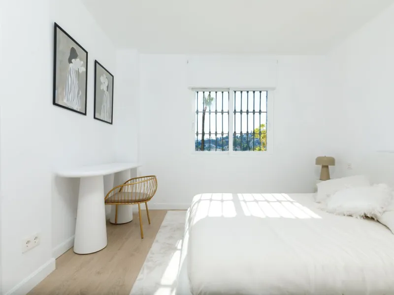 Beautifully Renovated Ground Floor Apartment in La Quinta, Benahavís – 3 Bedrooms, Private Garden, Panoramic Views & Touristic License