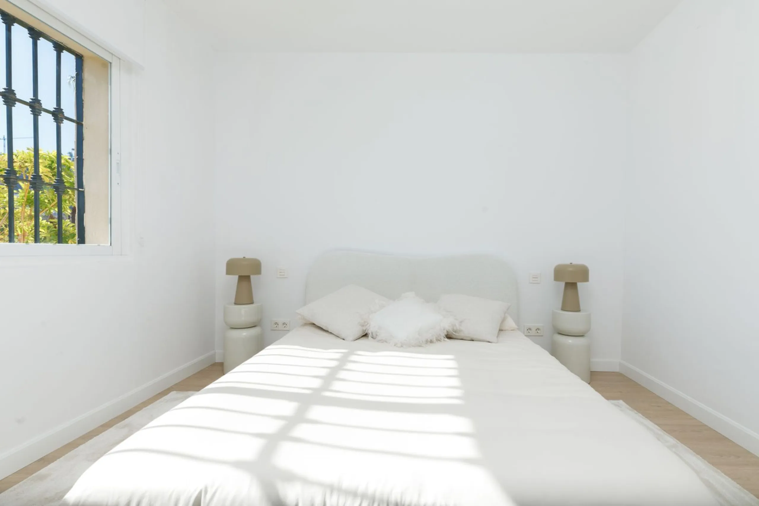 Beautifully Renovated Ground Floor Apartment in La Quinta, Benahavís – 3 Bedrooms, Private Garden, Panoramic Views & Touristic License