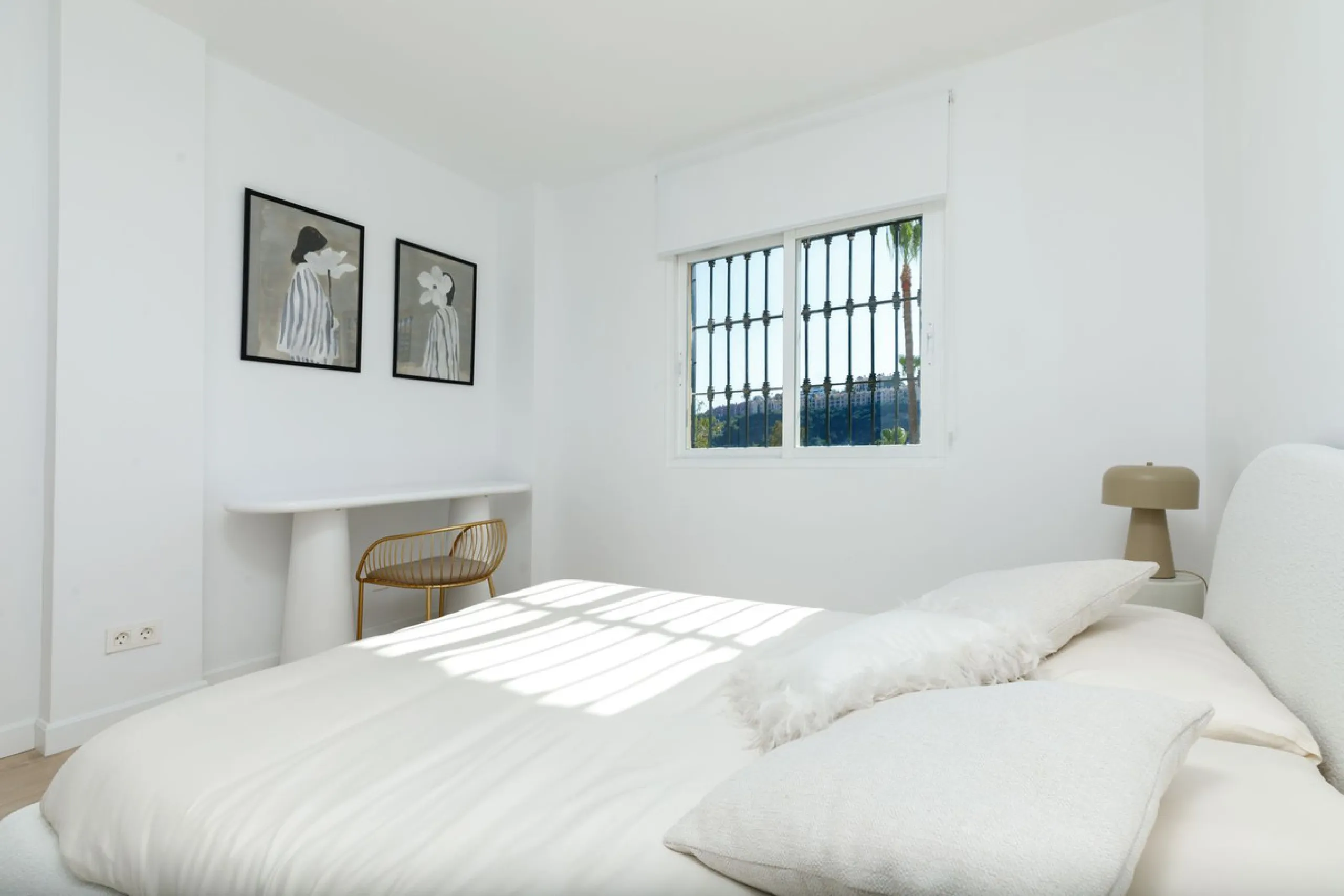 Beautifully Renovated Ground Floor Apartment in La Quinta, Benahavís – 3 Bedrooms, Private Garden, Panoramic Views & Touristic License