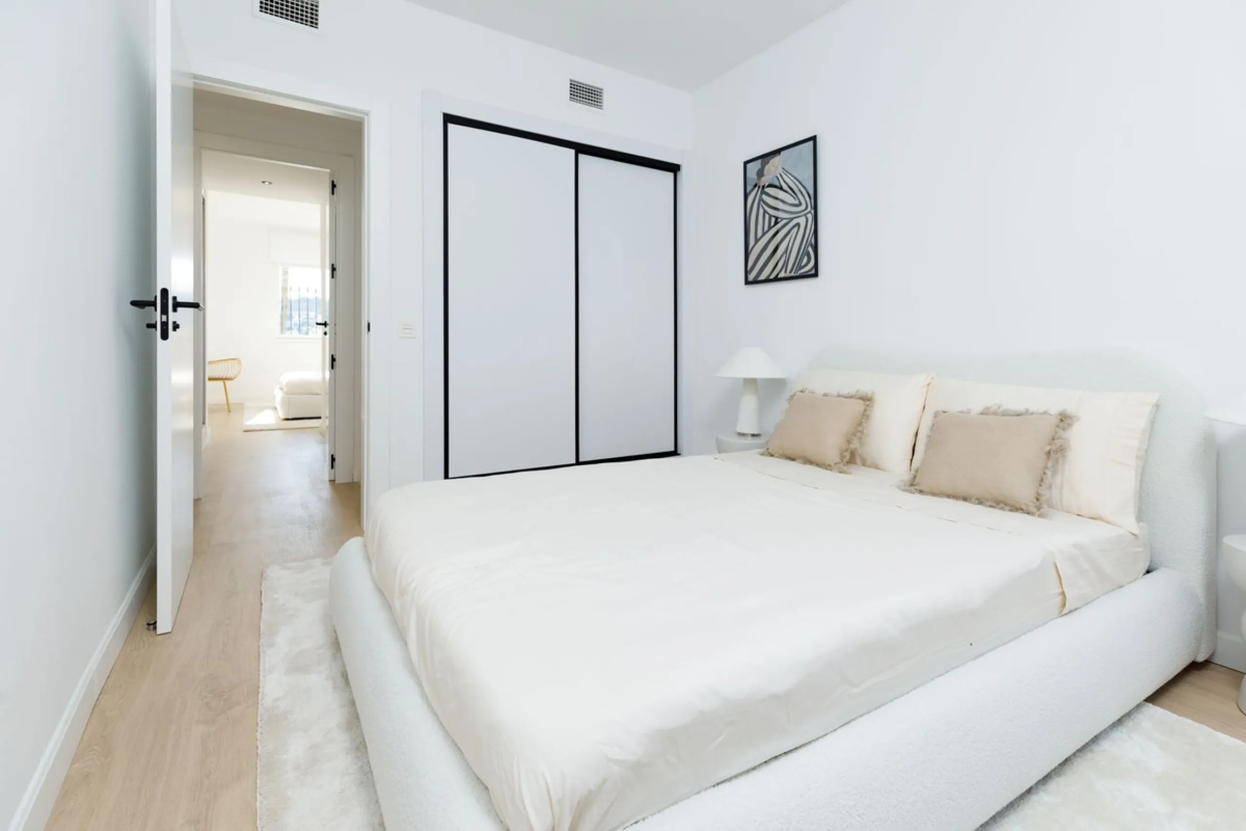 Beautifully Renovated Ground Floor Apartment in La Quinta, Benahavís – 3 Bedrooms, Private Garden, Panoramic Views & Touristic License
