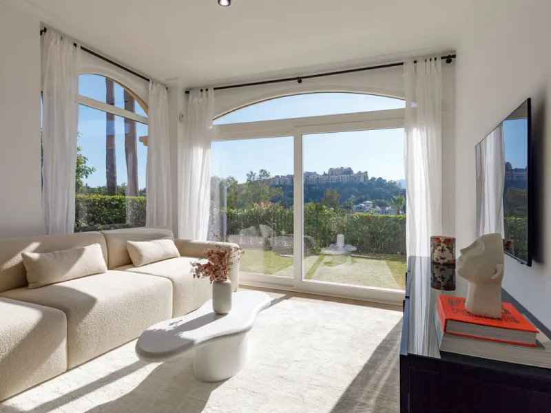 Beautifully Renovated Ground Floor Apartment in La Quinta, Benahavís – 3 Bedrooms, Private Garden, Panoramic Views & Touristic License