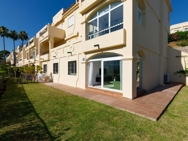 Beautifully Renovated Ground Floor Apartment in La Quinta, Benahavís – 3 Bedrooms, Private Garden, Panoramic Views & Touristic License