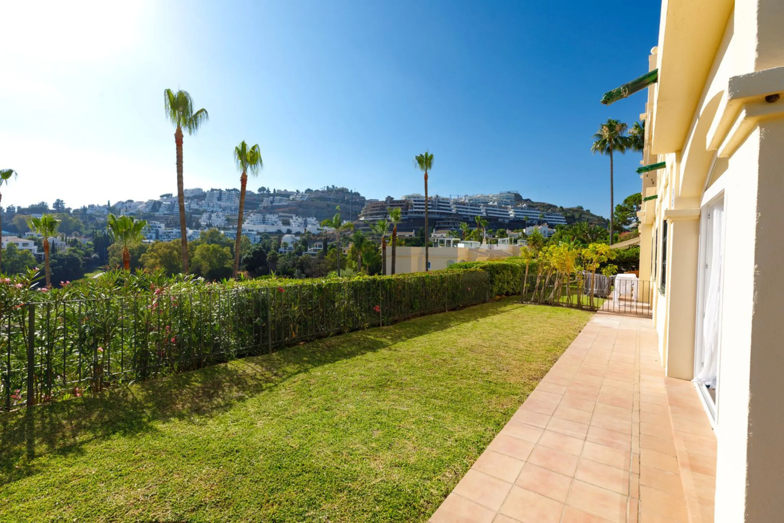 Beautifully Renovated Ground Floor Apartment in La Quinta, Benahavís – 3 Bedrooms, Private Garden, Panoramic Views & Touristic License