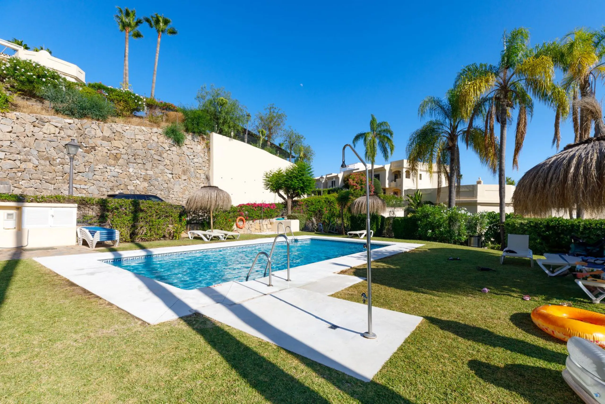 Beautifully Renovated Ground Floor Apartment in La Quinta, Benahavís – 3 Bedrooms, Private Garden, Panoramic Views & Touristic License