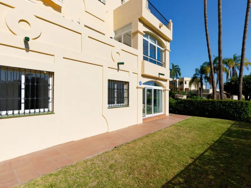 Beautifully Renovated Ground Floor Apartment in La Quinta, Benahavís – 3 Bedrooms, Private Garden, Panoramic Views & Touristic License