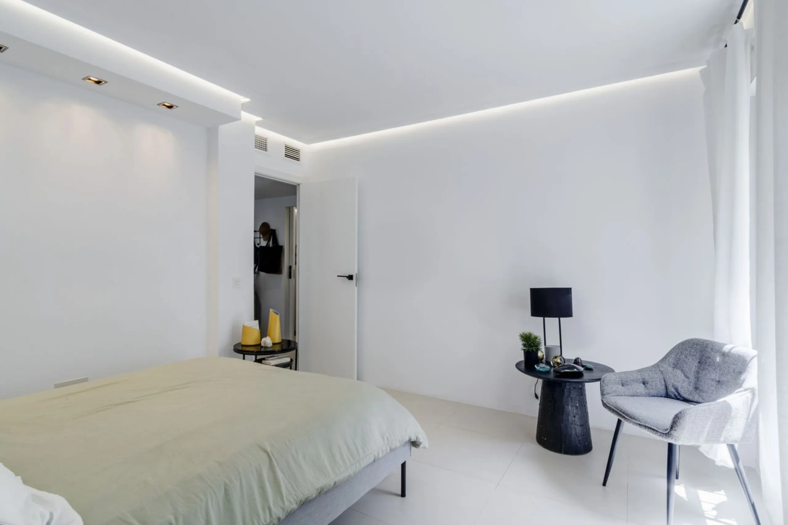 Ground Floor Apartment in Marbella East – Romantic Andalusian Architecture, Modern Renovation.