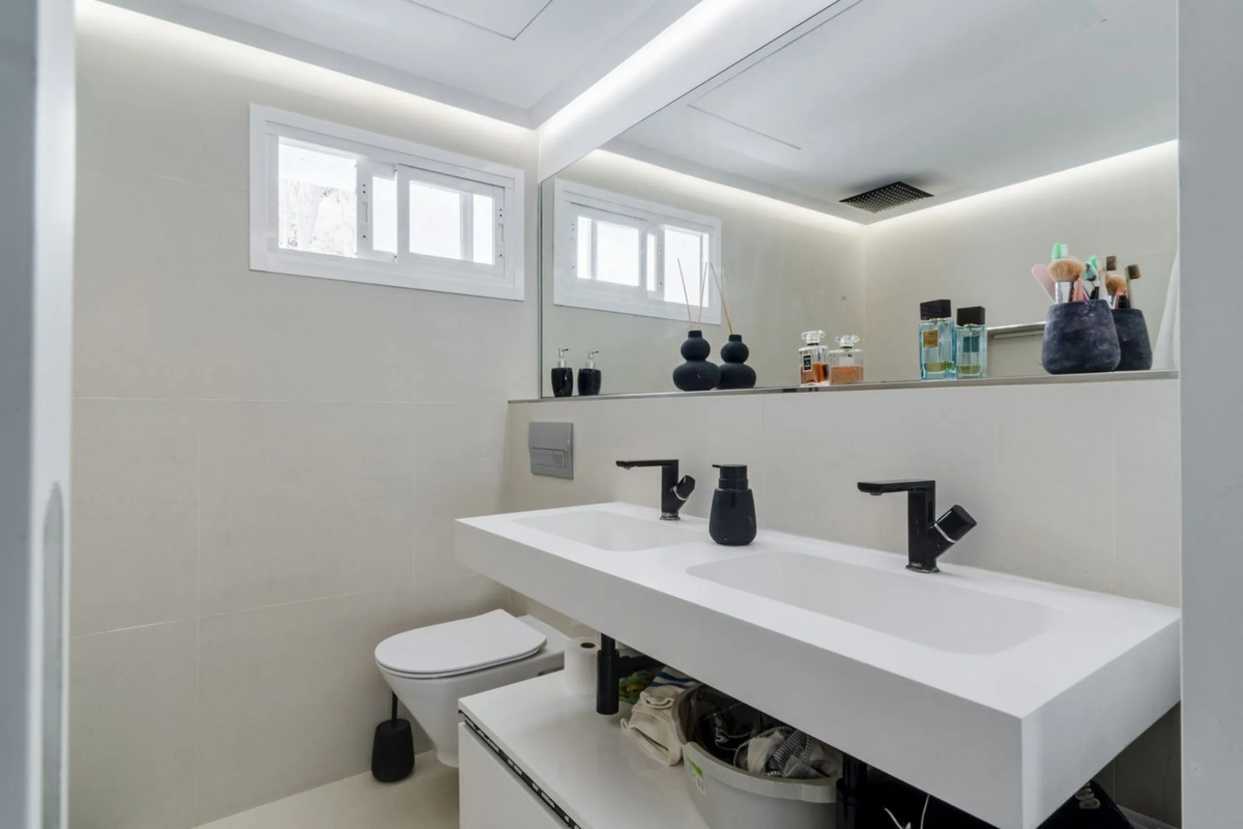Ground Floor Apartment in Marbella East – Romantic Andalusian Architecture, Modern Renovation.