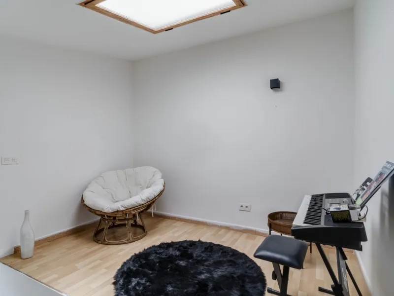 Ground Floor Apartment in Marbella East – Romantic Andalusian Architecture, Modern Renovation.