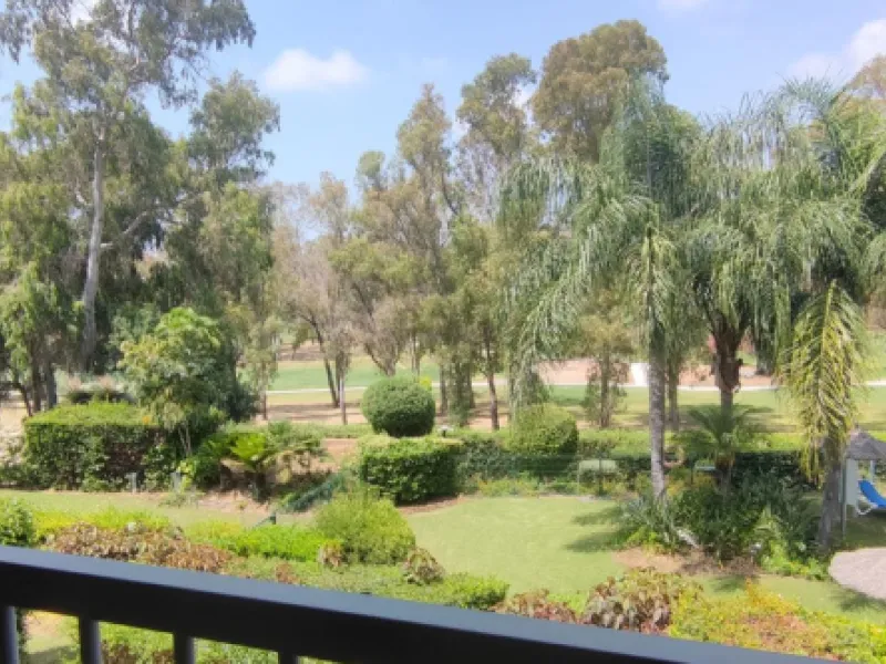 Apartment - Middle Floor Apartment в продаже в Estepona, Málaga. В доме 2 спален и 2 ванных комнат. Площадь дома 99 м²