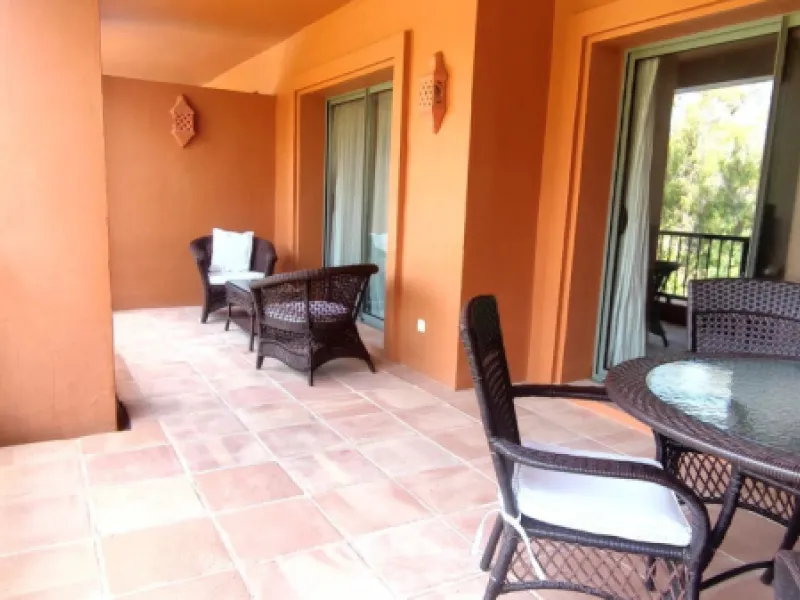 Apartment - Middle Floor Apartment в продаже в Estepona, Málaga. В доме 2 спален и 2 ванных комнат. Площадь дома 99 м²