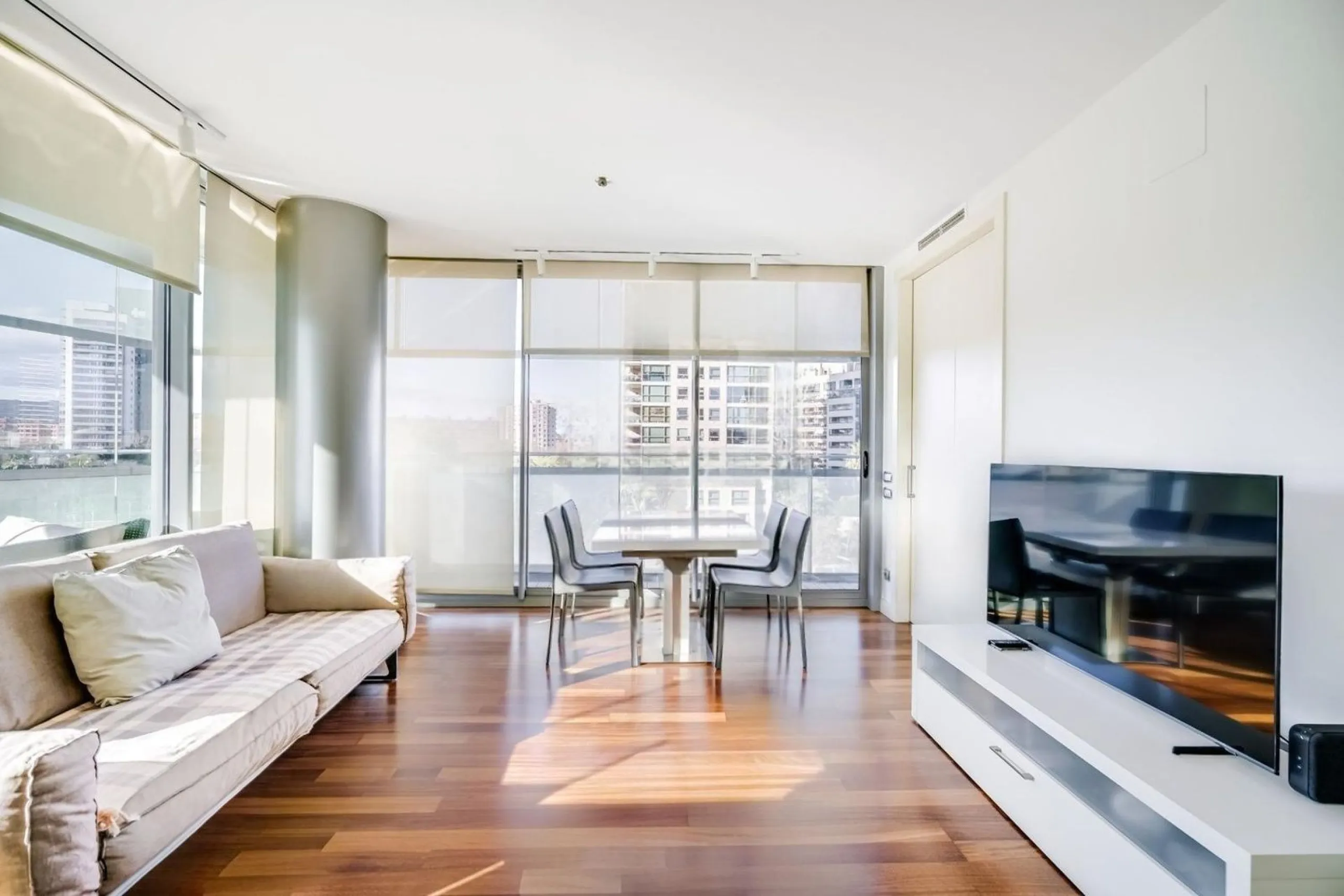 Exclusive apartment with large terrace by the sea in Diagonal Mar, Barcelona