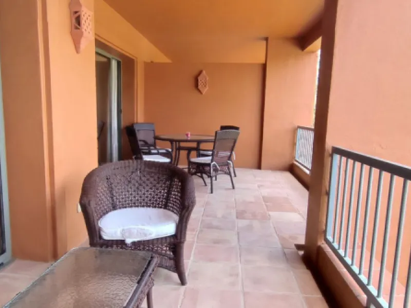 Apartment - Middle Floor Apartment в продаже в Estepona, Málaga. В доме 2 спален и 2 ванных комнат. Площадь дома 99 м²