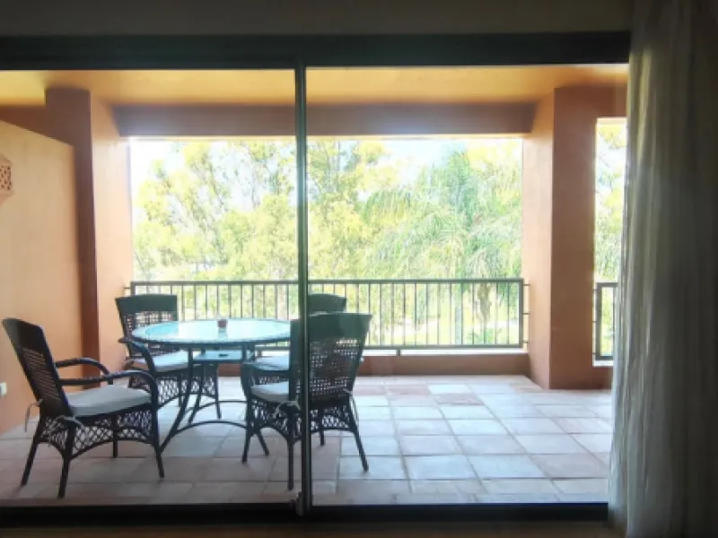 Apartment - Middle Floor Apartment в продаже в Estepona, Málaga. В доме 2 спален и 2 ванных комнат. Площадь дома 99 м²