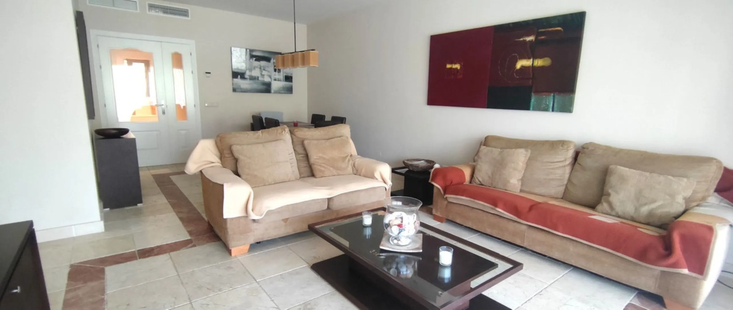 Apartment - Middle Floor Apartment в продаже в Estepona, Málaga. В доме 2 спален и 2 ванных комнат. Площадь дома 99 м²