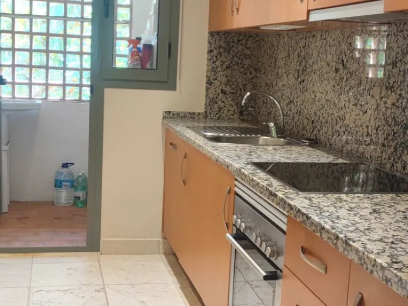 Apartment - Middle Floor Apartment в продаже в Estepona, Málaga. В доме 2 спален и 2 ванных комнат. Площадь дома 99 м²