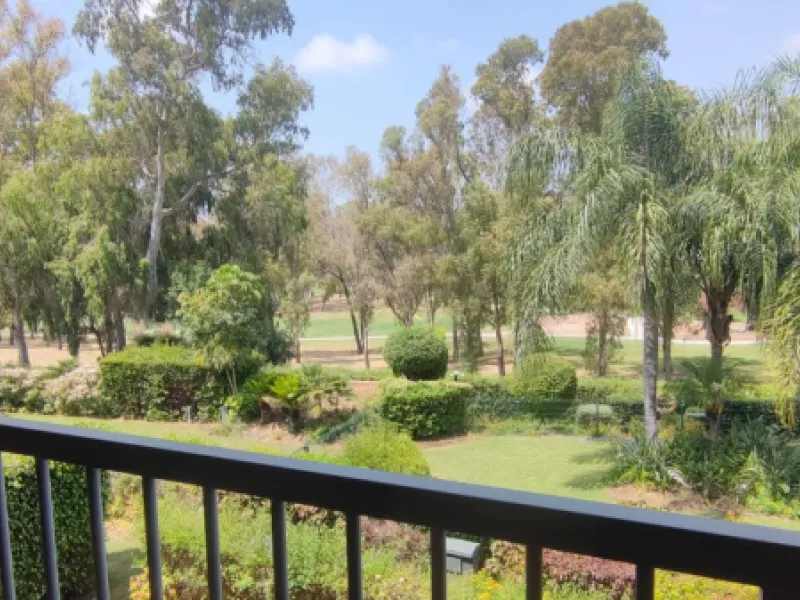 Apartment - Middle Floor Apartment в продаже в Estepona, Málaga. В доме 2 спален и 2 ванных комнат. Площадь дома 99 м²