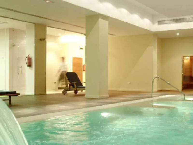 Apartment - Middle Floor Apartment в продаже в Estepona, Málaga. В доме 2 спален и 2 ванных комнат. Площадь дома 99 м²