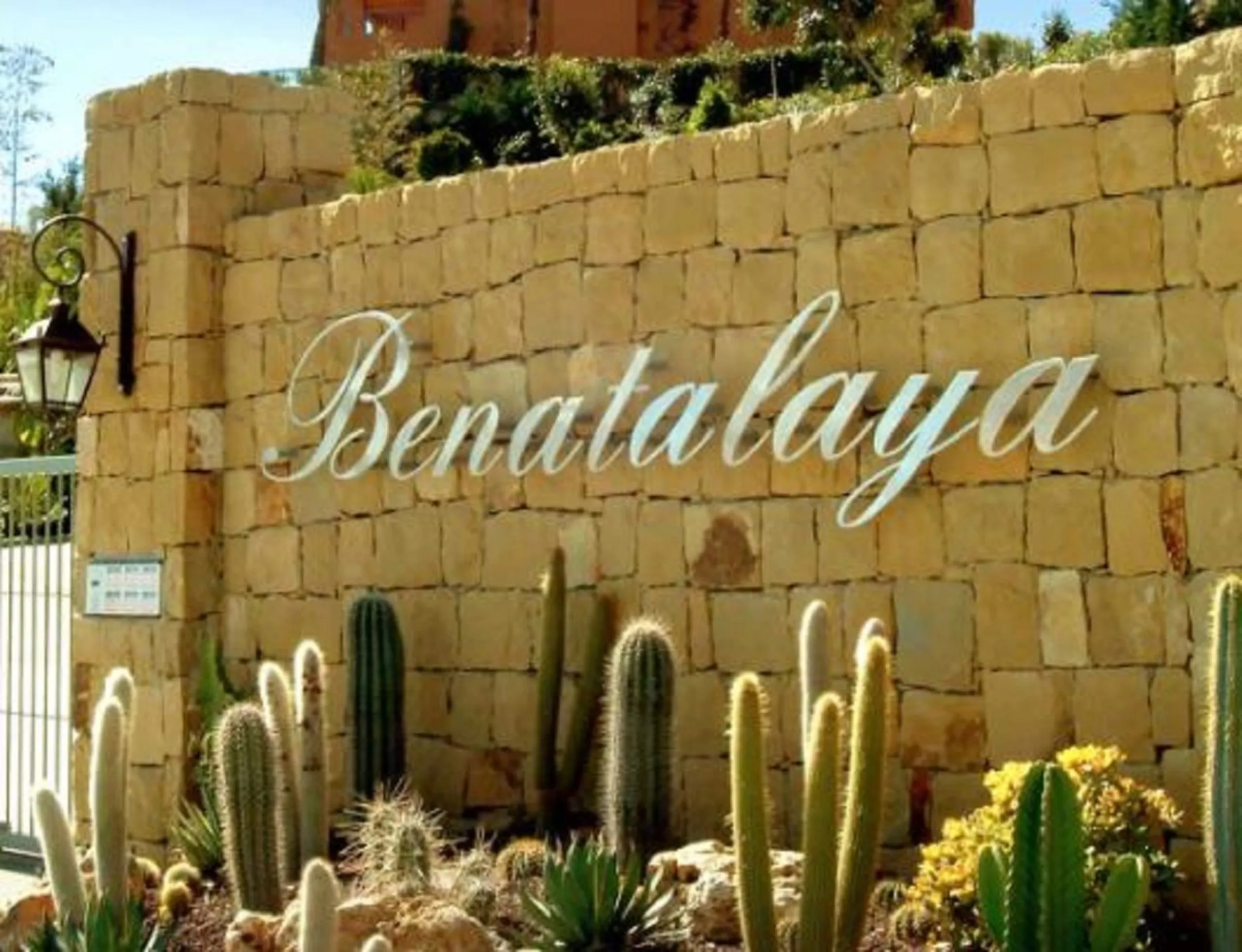 Apartment - Middle Floor Apartment в продаже в Estepona, Málaga. В доме 2 спален и 2 ванных комнат. Площадь дома 99 м²