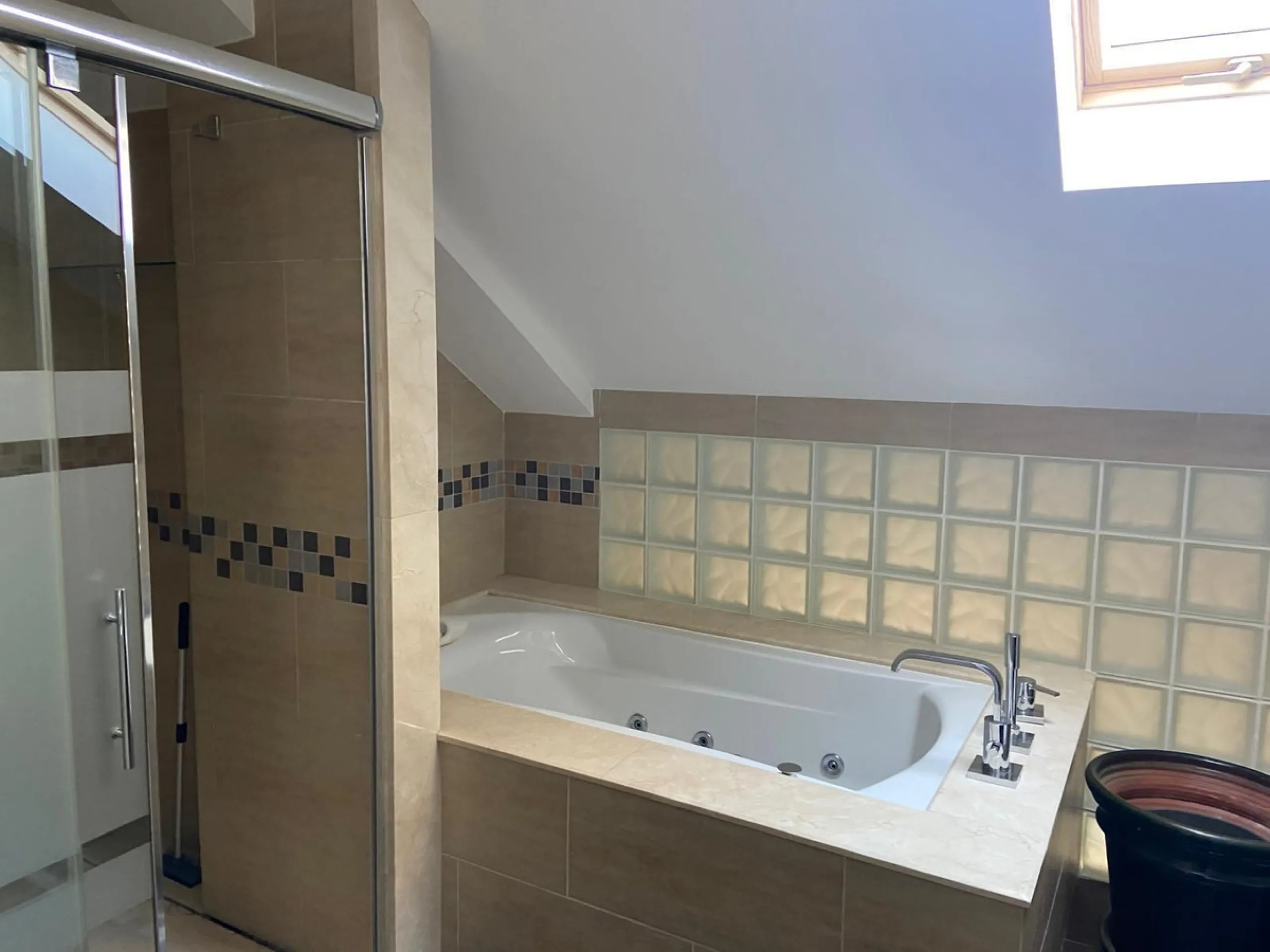 Exclusive Duplex Penthouse in Bahía Dorada - Possibility of Obtaining a Tourist Rental License