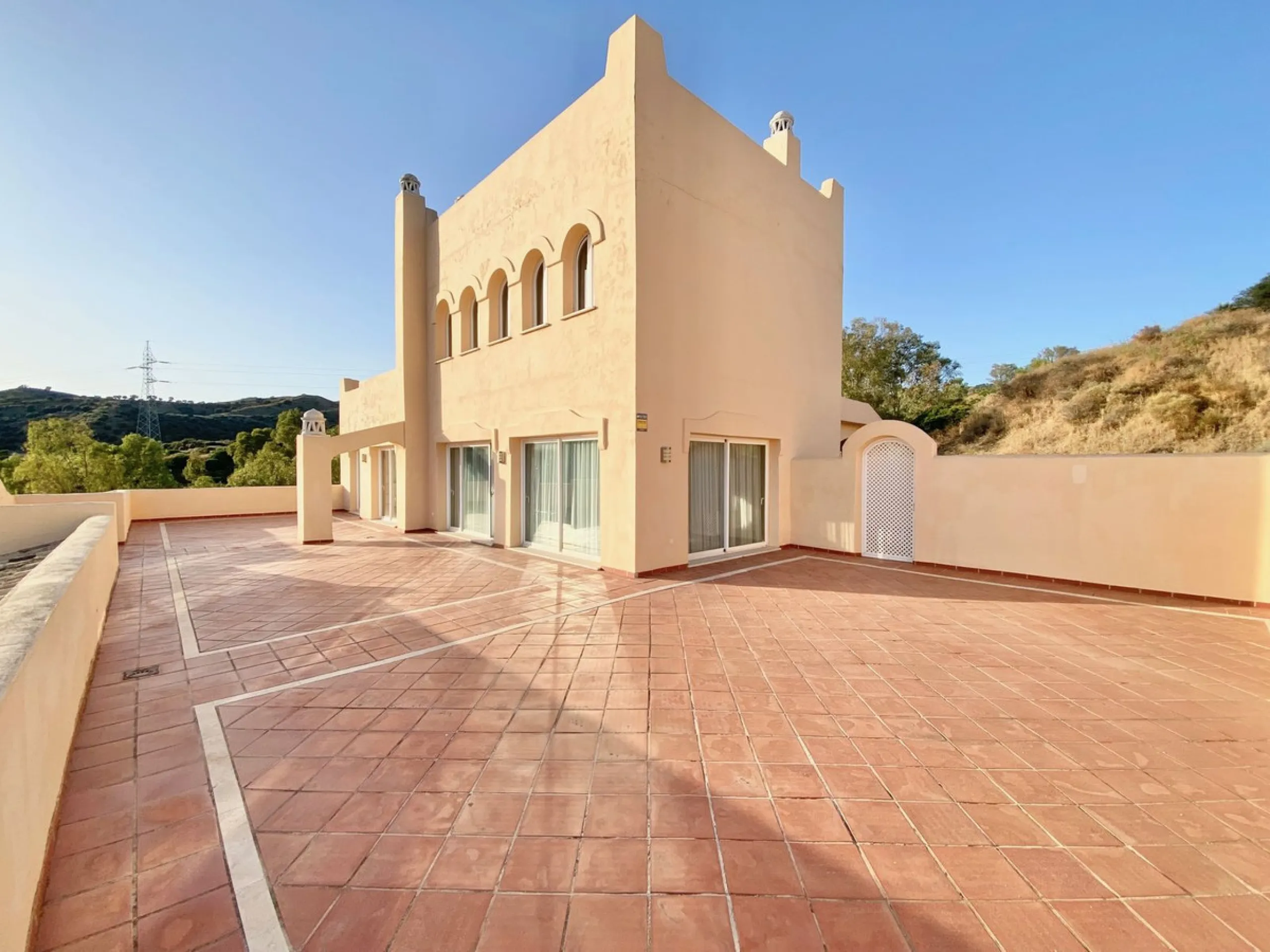 Large Duplex Penthouse in Elviria, Marbella.