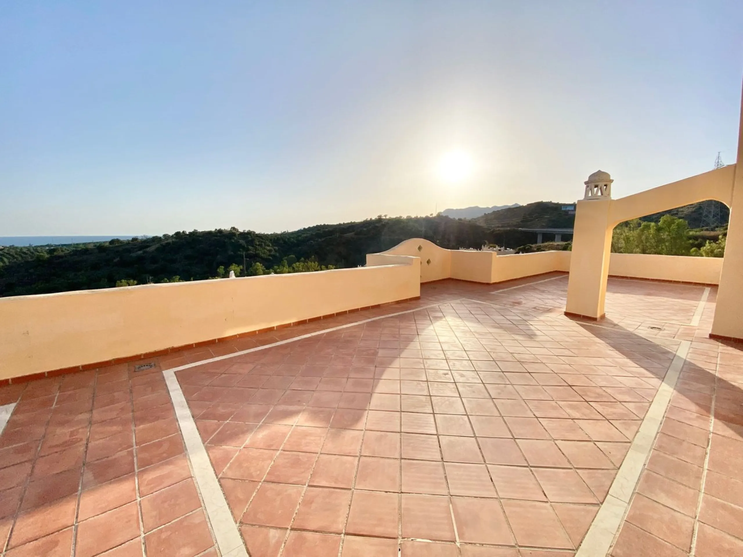 Large Duplex Penthouse in Elviria, Marbella.