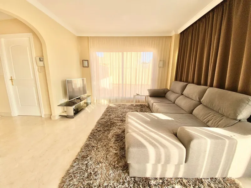 Large Duplex Penthouse in Elviria, Marbella.